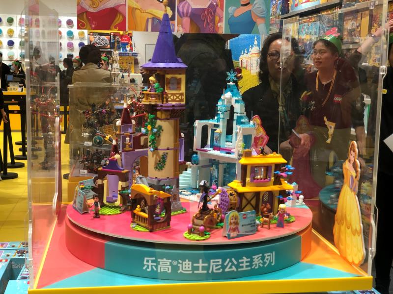 西宁首家乐乐高03授权专卖店今日盛大开业