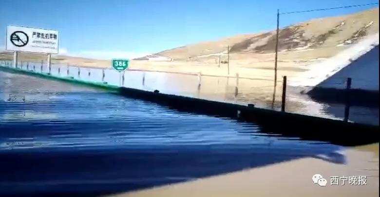 最深1.2米，共玉高速700米道路被淹