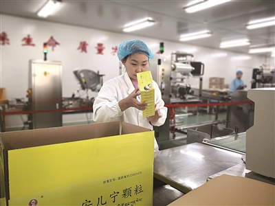 青海藏药生产企业一小时 3400盒安儿宁颗粒销往全国