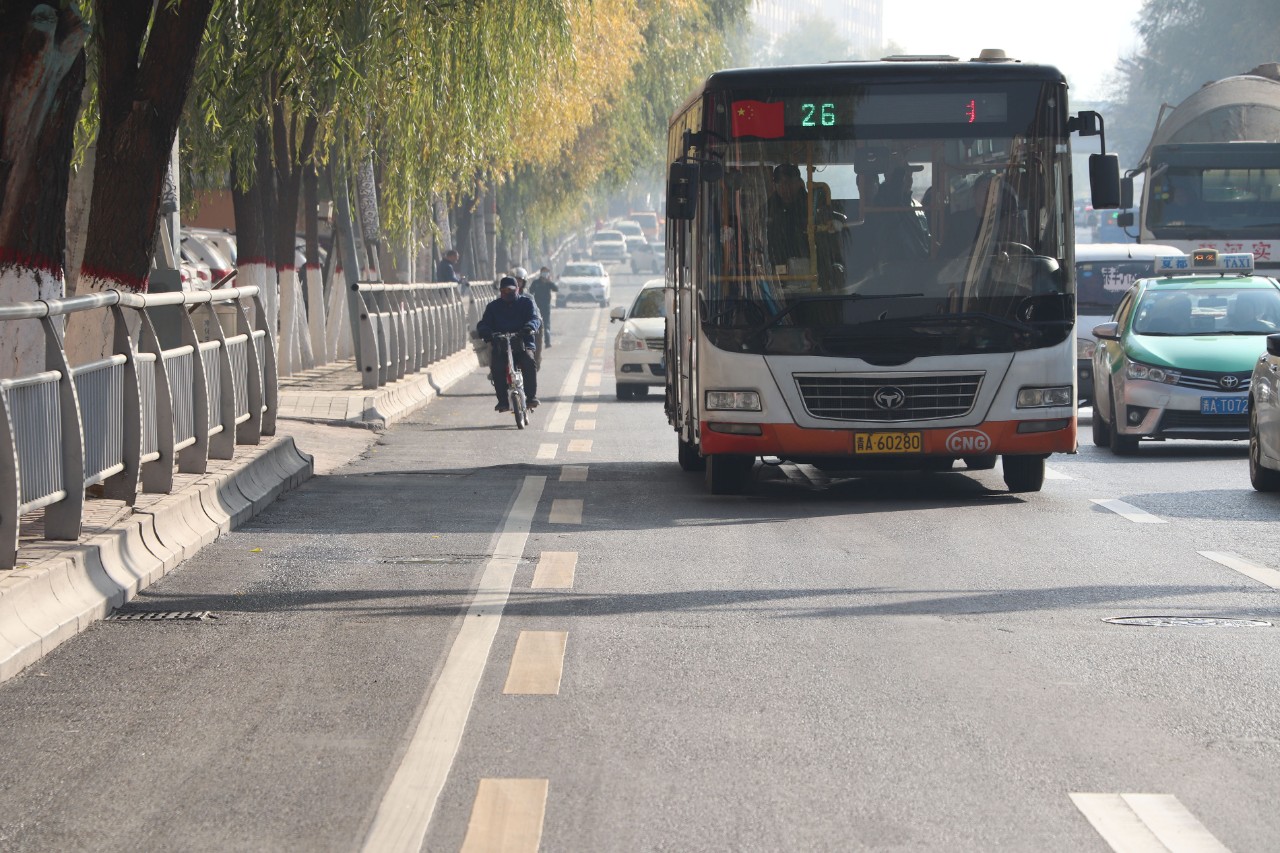 全长12.6公里！今日西宁新启用一条公交专用道！