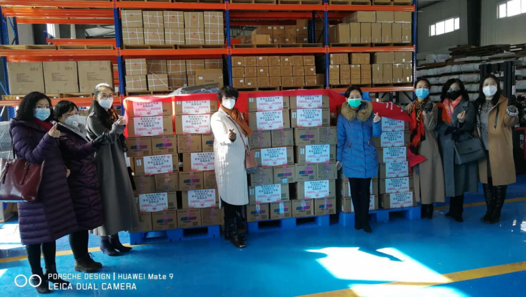 巾帼同心 共战疫情 ——青海省女律师为驰援武汉女性医护人员捐赠日用品