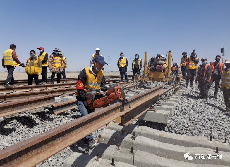 26小时缩至12小时！今天，格库铁路与青藏铁路正式接轨