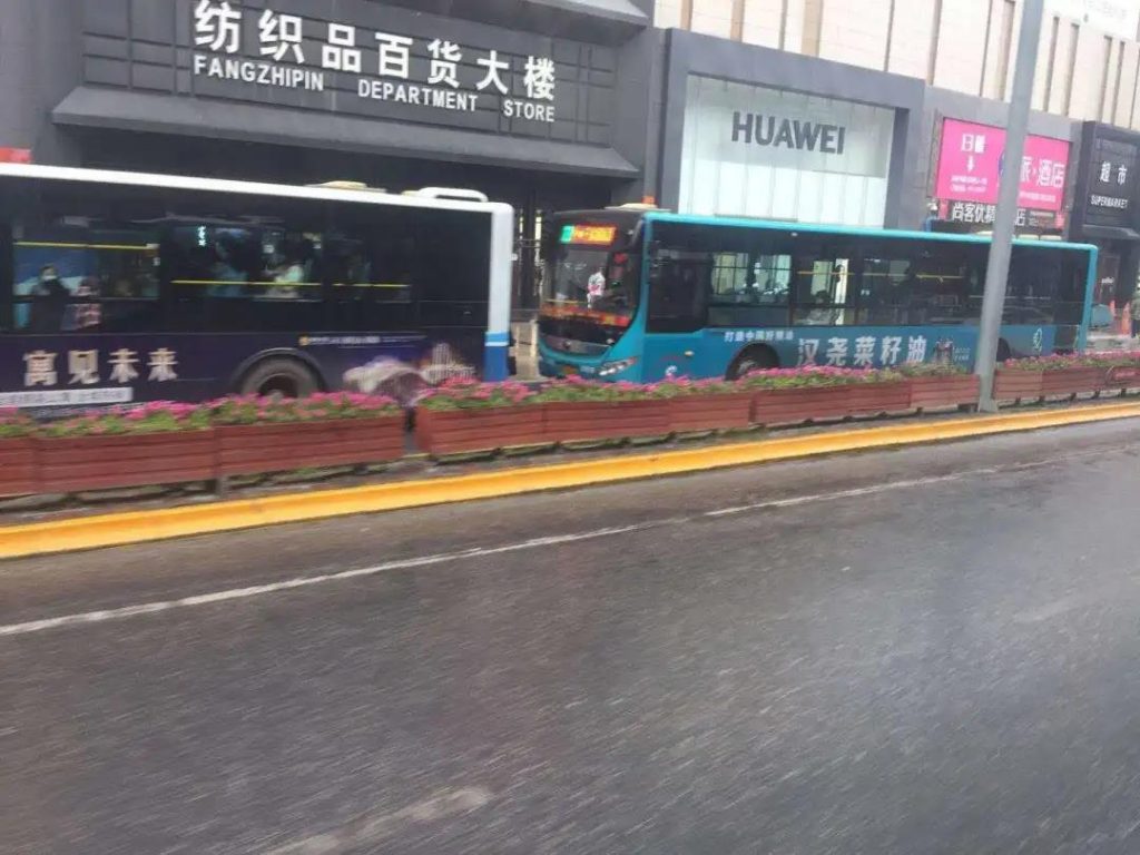 即日起，新宁广场南、力盟商业巷公交站点恢复停靠