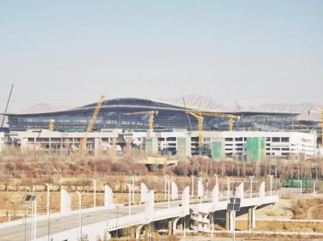 【新时代 新征程 新伟业】 西宁机场三期新建T3航站楼新屋面和幕墙工程于11月30日实现封闭